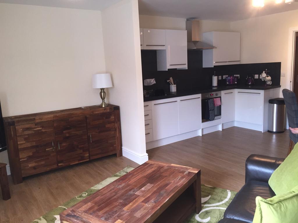 Riverside Apartments Уик Стая снимка