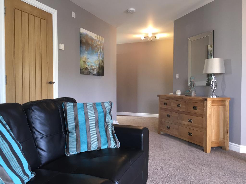 Riverside Apartments Уик Стая снимка