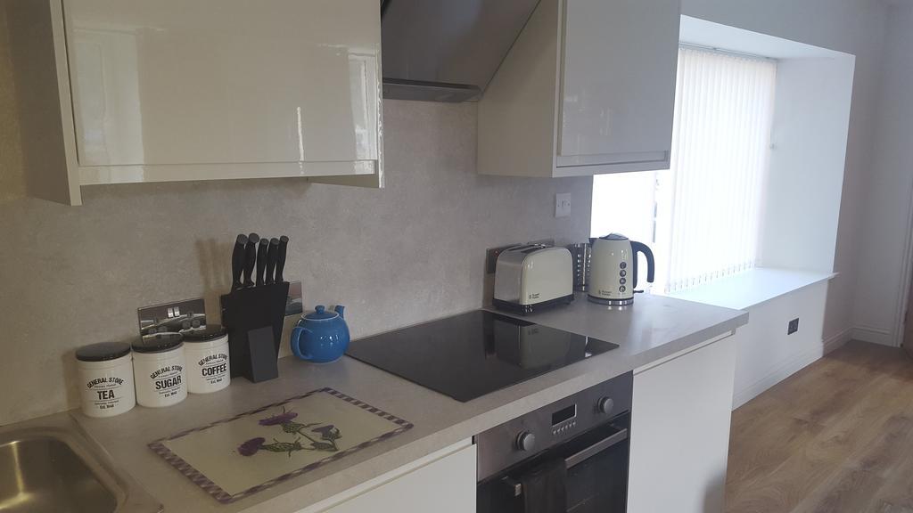 Riverside Apartments Уик Екстериор снимка